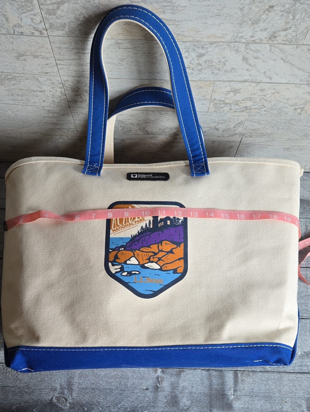 L.L. Bean Boat and Tote featuring an Acadia National Park logo Limited Edition - Picture 10 of 13